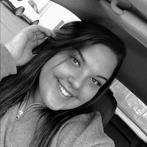 Meet your Posher, Clair